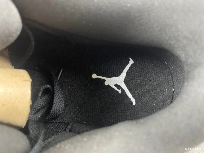 HYPE Cyber 3 Retro Monday (2016) Jordan 136064-020 0820